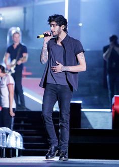 Zayn Malik Height Weight Body Measurements Celebrity Stats