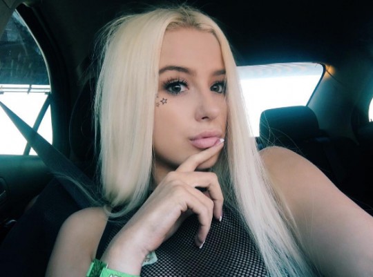Tana Mongeau Height