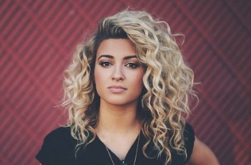 Tori Kelly 1
