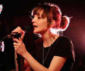 Lauren Mayberry Height Weight Body Measurements | Celebrity Stats