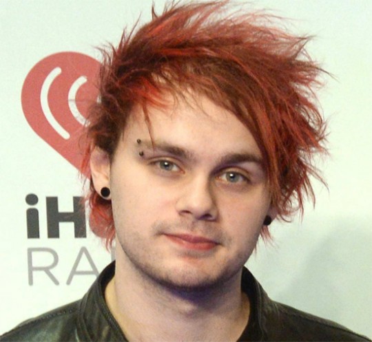 Michael Clifford Height Weight Body Measurements | Celebrity Stats